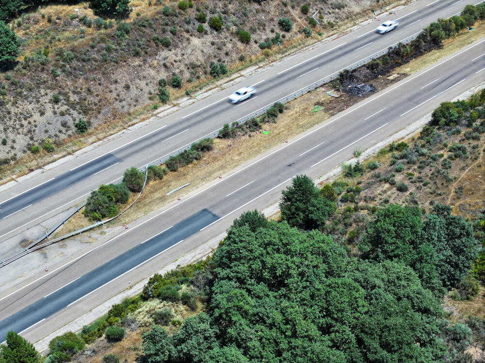 <p>Napadač Liverpula se vraćao sa odmora kako bi se priključio pripremama za novu sezonu, a doktori su mu savjetovali da ne putuje avionom zbog nedavne operacije pluća</p>