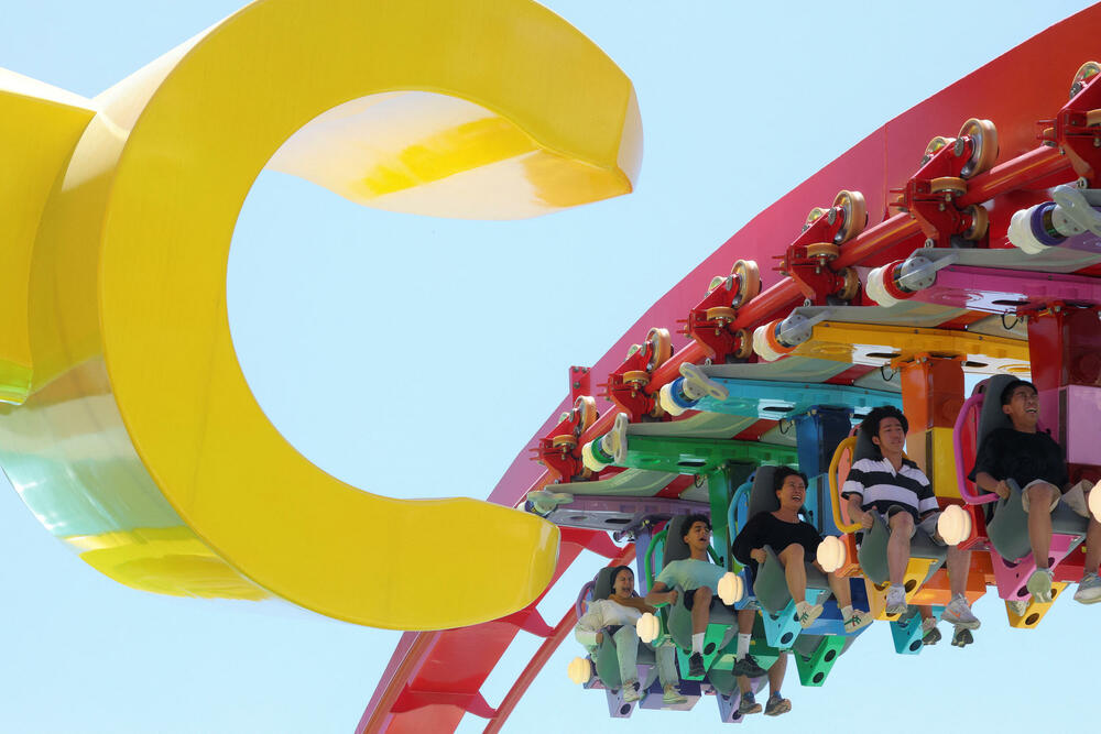 <p>"Lego" je park razvio zajedno sa šangajskim vlastima, a posjetioce su pozdravljali ljudi maskirani u likove iz "Legolenda"</p>