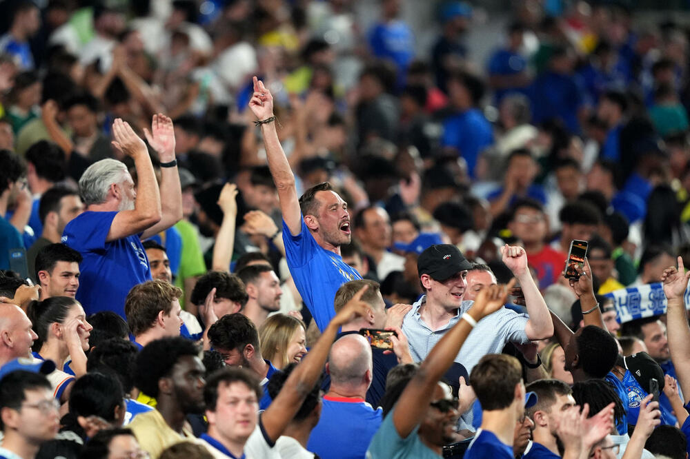 Navijači nisu dobili dogovore da li će biti obeštećeni zbog prvobitno enormno skupo kupljenih ulaznica, Foto: REUTERS