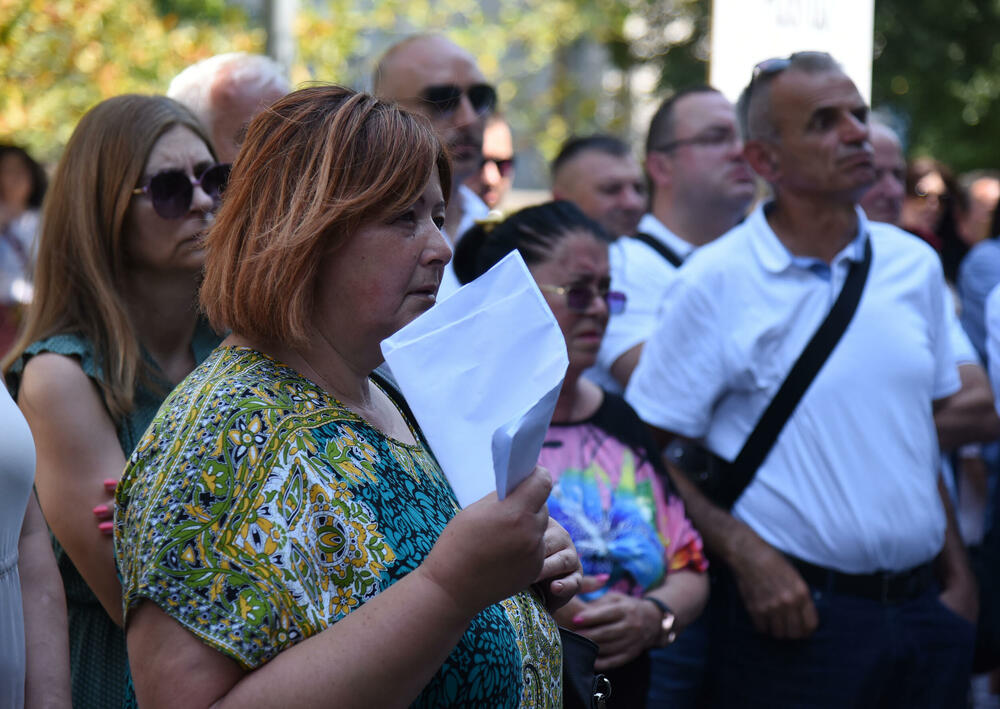<p>"Nama je prirodno okruženje učionica, a ne ulica. Ponosito možemo da kažemo da branimo dostojanstvo prosvjetnih radnika. Ovo je namjera da se udari na prosvjetu"</p>