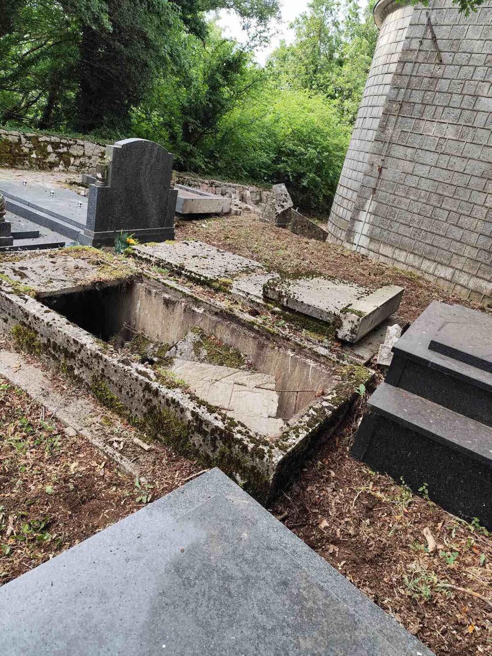 <p>Mještani pozvali nadležne da hitno reaguju i riješe problem</p>