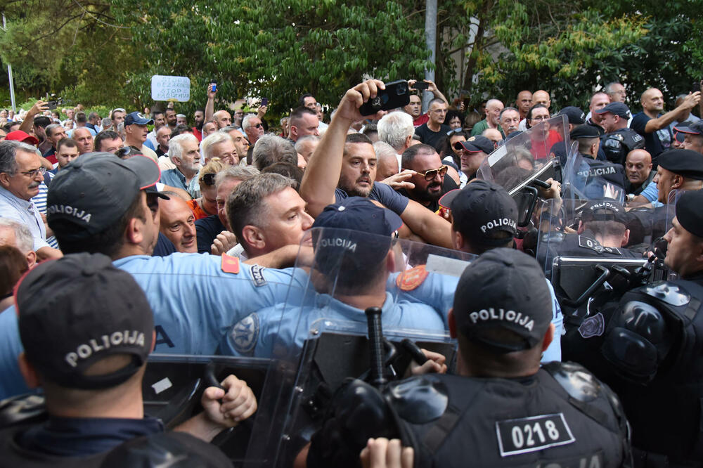 Sa protesta održanog 8. jula u Podgorici, Foto: Luka Zeković