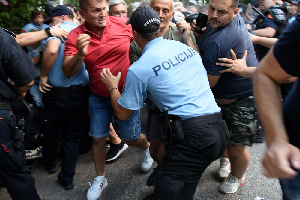 Detalj sa protesta, Foto: Luka Zeković