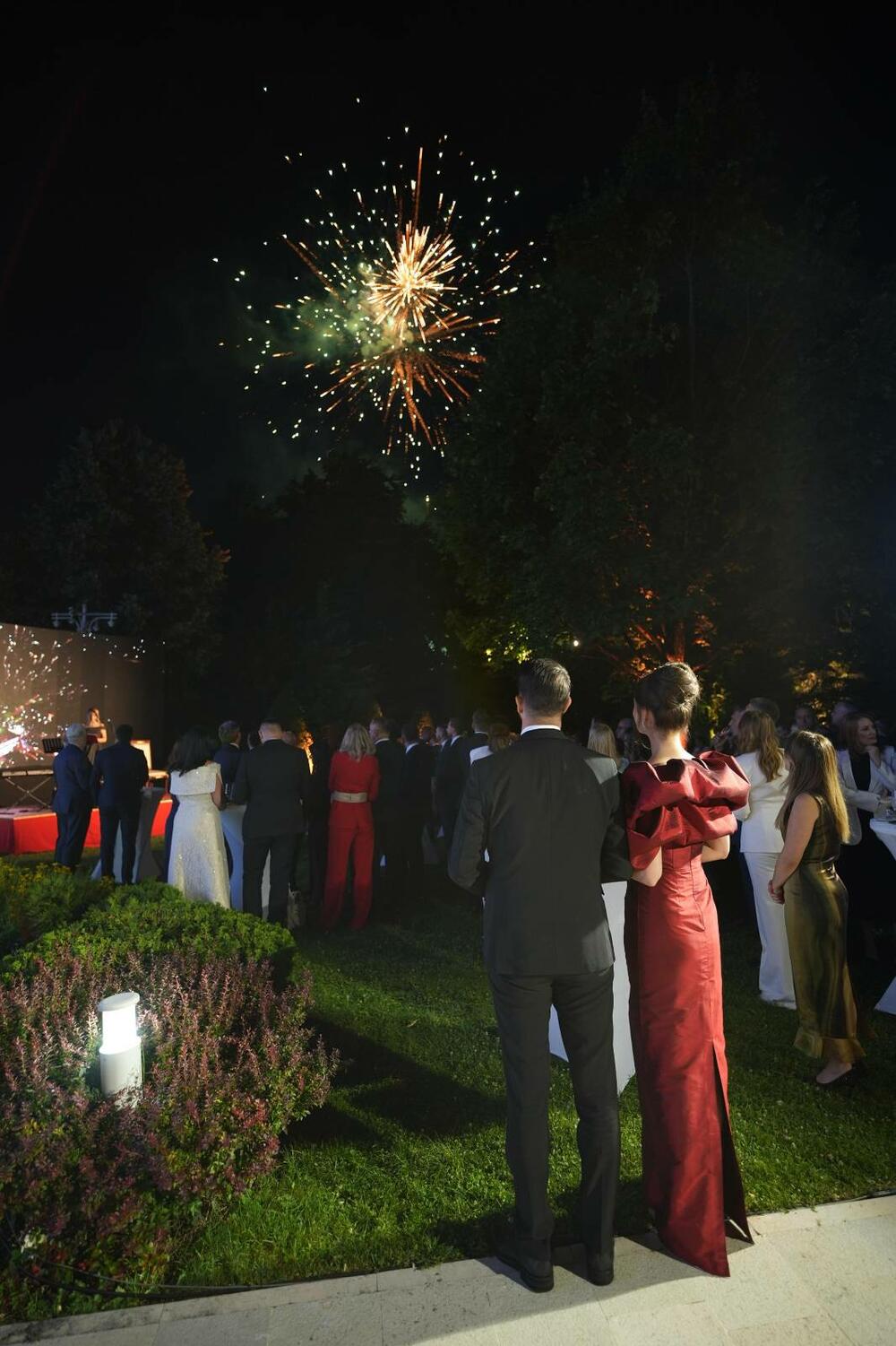 <p>Predsjednik Crne Gore je, na svečanom prijemu povodom 13. jula – Dana državnosti Crne Gore koji je priredio u rezidenciji na Cetinju, kazao da se danas obilježava dan kada su, u dvije različite epohe, ispisane najvjetlije stranice crnogorske istorije</p>