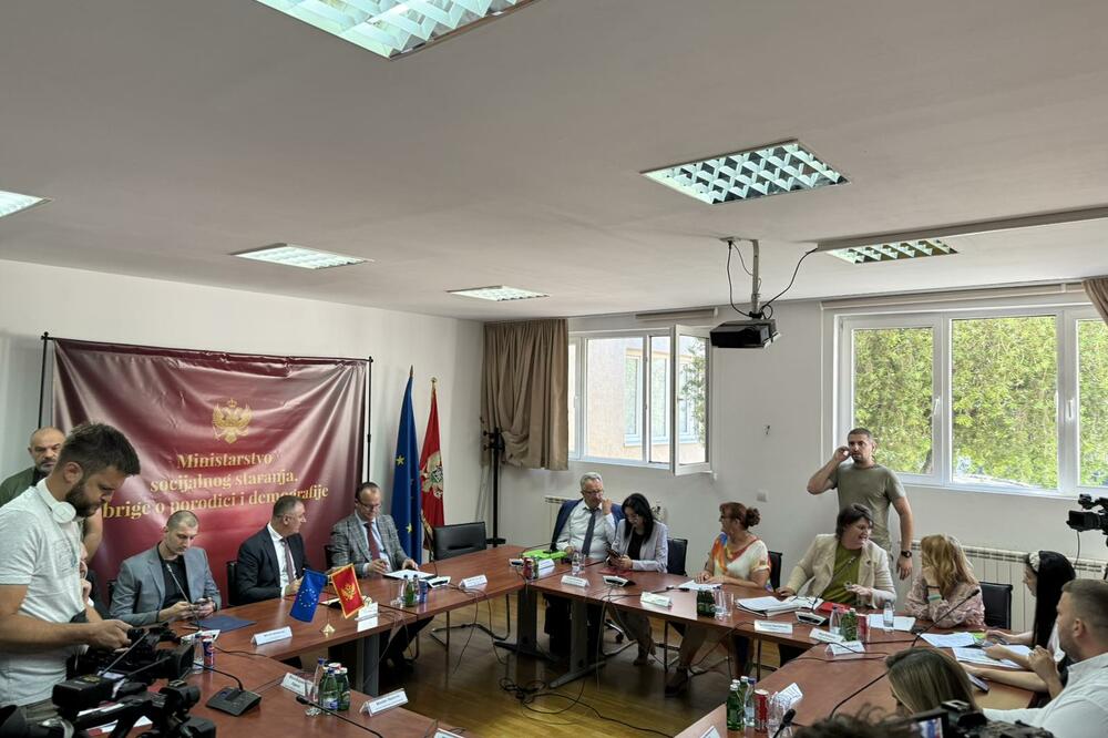 Sa okruglog stola, Foto: Nikola Saveljić