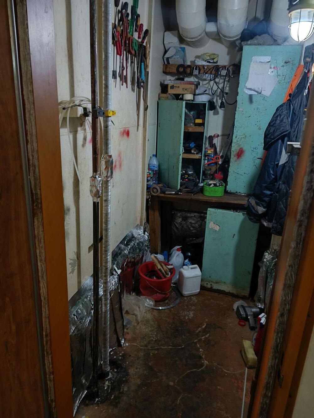 <p>Dostavljene fotografije i video zapisi sa broda "Kotor" koji navodno prikazuju "stvarno stanje u kojem se brod trenutno nalazi"</p>