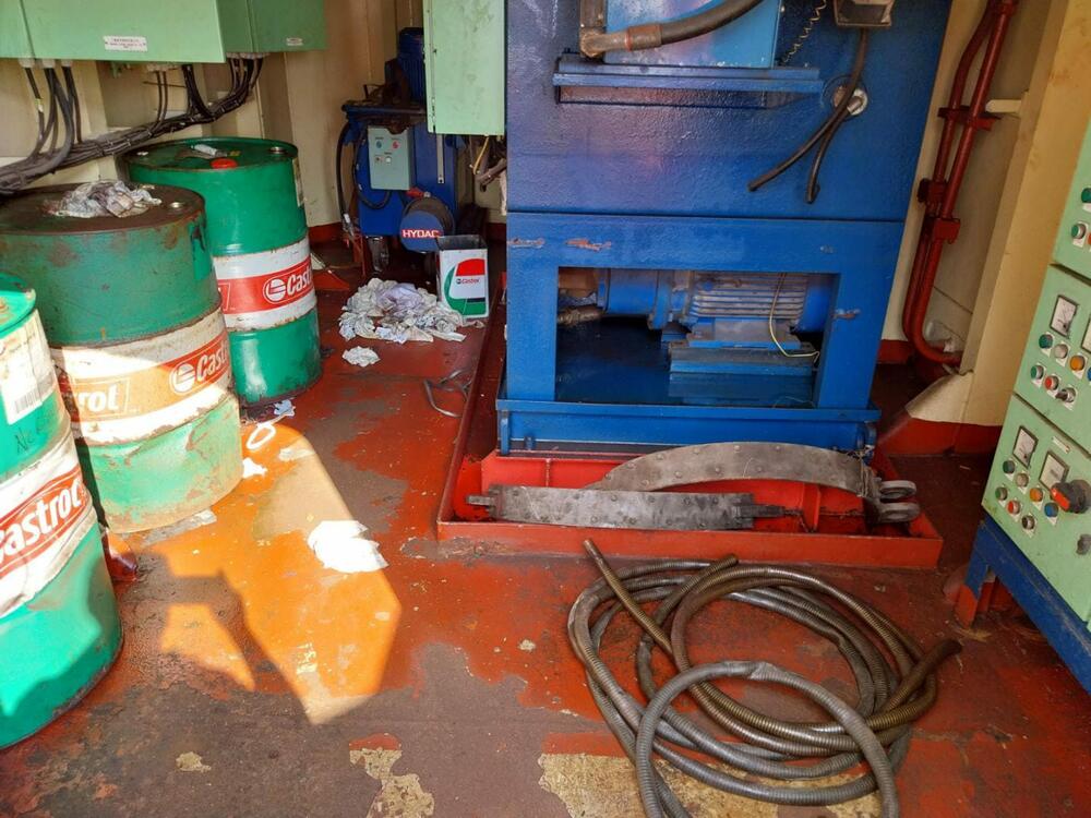 <p>Dostavljene fotografije i video zapisi sa broda "Kotor" koji navodno prikazuju "stvarno stanje u kojem se brod trenutno nalazi"</p>