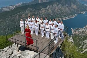 Poslušajte pjesmu "Crna Goro, zemljo mila" u obradi hora Montevox