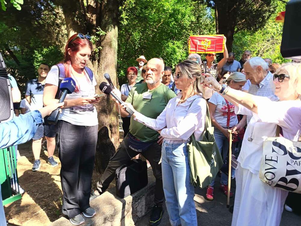 <p>Na ulazu u park-šumu biće postavljena i izložba "Sunovrat Crne Gore"</p>