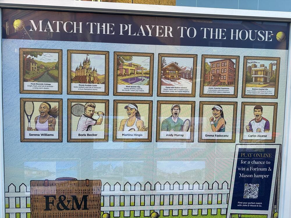 <p>Na samo nekoliko minuta hoda od blistavo zelenih terena vimbldonskog kompleksa, lokalne prodavnice i restorani već dvije sedmice imaju svoje “takmičenje” - u dekorisanju izloga kako bi što bolje oponašali i dočarali legendarni turnir</p>