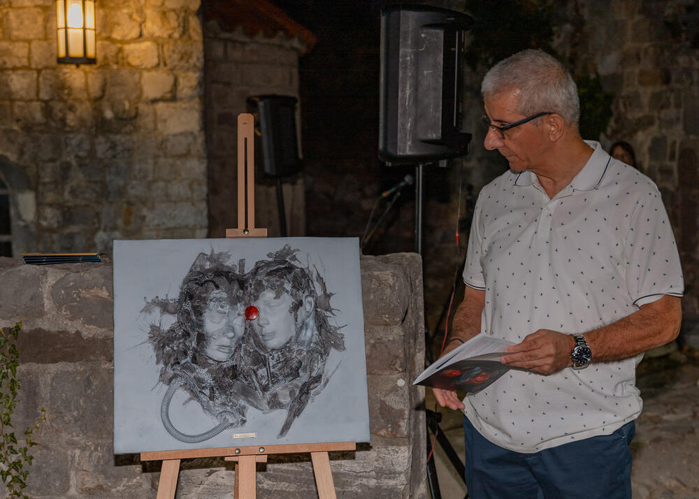 <p>Izložba iz ciklusa „Genesis“ Marka Čakalovića otvorena u okviru bARS segmenta 38. festivala „Barski ljetopis“</p>