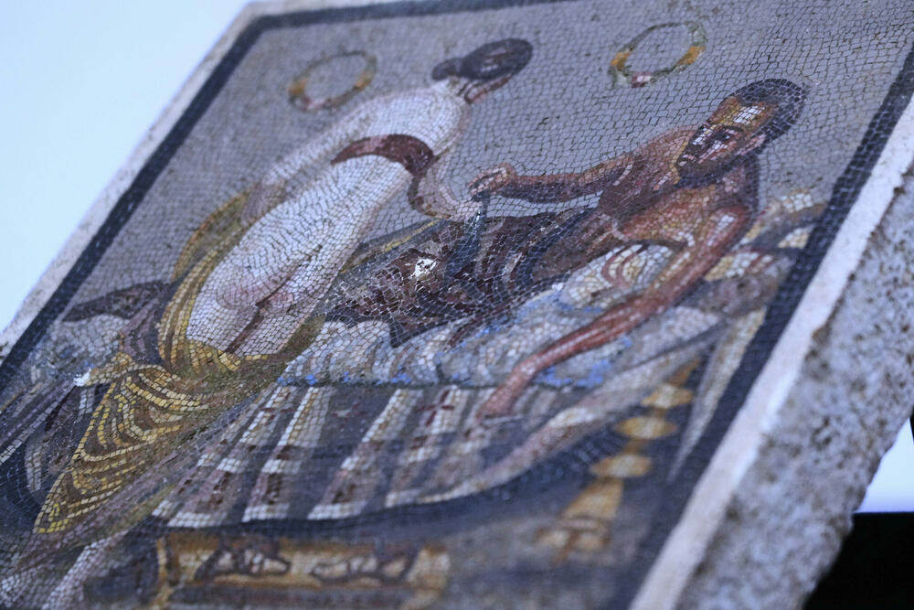 <p>Mozaik koji datira iz perioda između sredine prvog vijeka prije nove ere i prvog vijeka poslije Hrista smatra se djelom od izuzetnog kulturnog interesa, napominju stručnjaci</p>