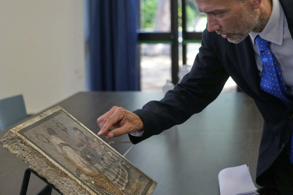 <p>Mozaik koji datira iz perioda između sredine prvog vijeka prije nove ere i prvog vijeka poslije Hrista smatra se djelom od izuzetnog kulturnog interesa, napominju stručnjaci</p>