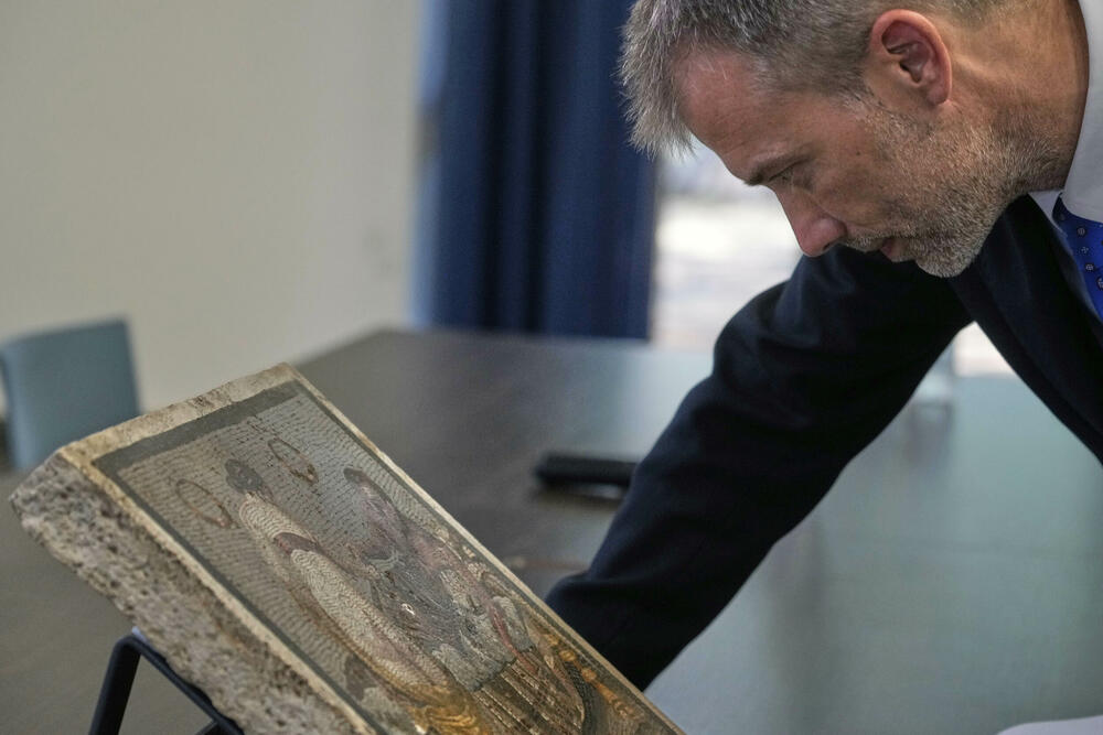 <p>Mozaik koji datira iz perioda između sredine prvog vijeka prije nove ere i prvog vijeka poslije Hrista smatra se djelom od izuzetnog kulturnog interesa, napominju stručnjaci</p>