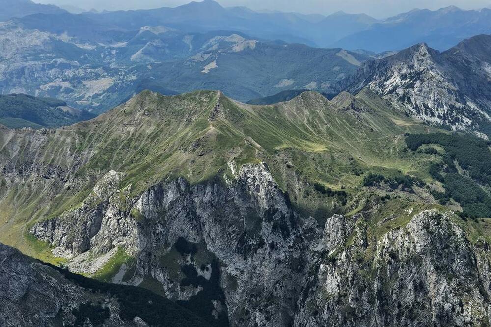 Staza vodi i preko vrhova Talijanka, Popadija, katuna Popadija, Foto: Damira Kalač