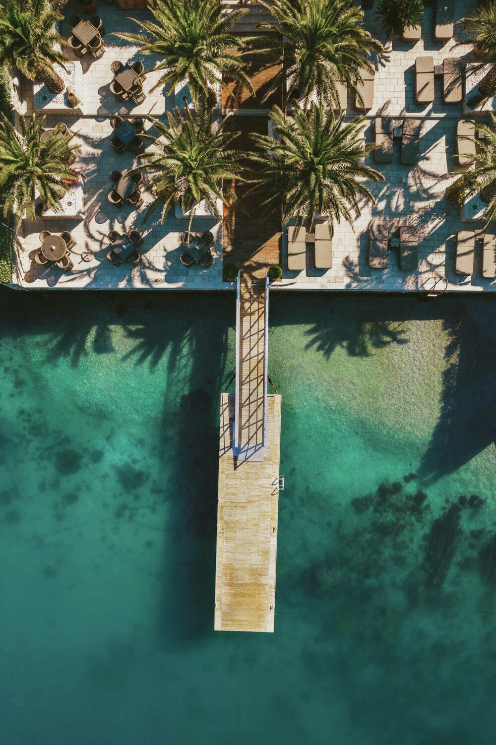 <p>Porodični put stvaranja jedinstvene hotelske i ugostiteljske ponude u Crnoj Gori - ponude sa pet zvjezdica</p>