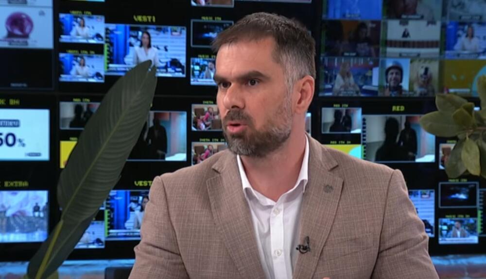 Mićin o protestih pred domom: Opozicijski politiki so se izognili napadom na zasebnost