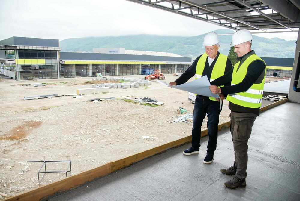 <p>...i prođoše tri decenije</p>