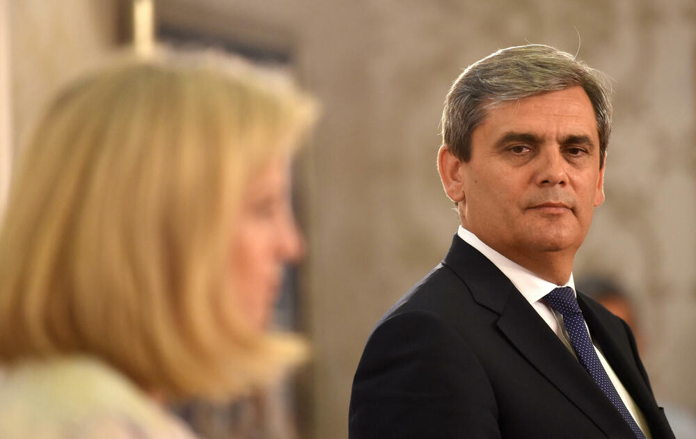 <p>Ministarka za evropske i međunarodne poslove Austrije Beate Majnl-Rajzinger je na zajedničkoj pres konferenciji sa ministrom vanjskih poslova Crne Gore Ervinom Ibrahimovićem kazala da je u procesu integracije bitna i borba protiv organizovanog kriminala, pogotovo sajber kriminala</p>