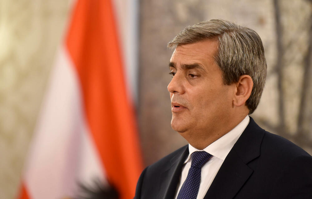 <p>Ministarka za evropske i međunarodne poslove Austrije Beate Majnl-Rajzinger je na zajedničkoj pres konferenciji sa ministrom vanjskih poslova Crne Gore Ervinom Ibrahimovićem kazala da je u procesu integracije bitna i borba protiv organizovanog kriminala, pogotovo sajber kriminala</p>