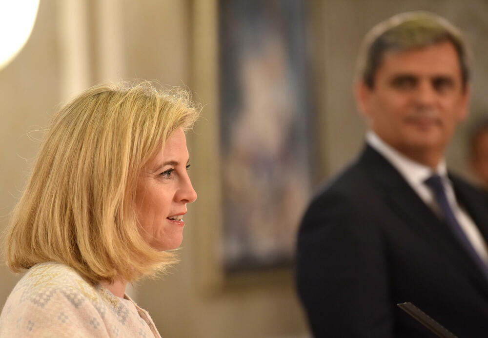 <p>Ministarka za evropske i međunarodne poslove Austrije Beate Majnl-Rajzinger je na zajedničkoj pres konferenciji sa ministrom vanjskih poslova Crne Gore Ervinom Ibrahimovićem kazala da je u procesu integracije bitna i borba protiv organizovanog kriminala, pogotovo sajber kriminala</p>