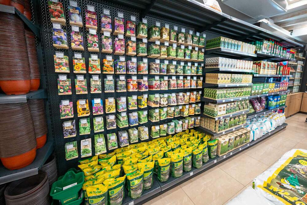 <p><em>Kompanija Agromont nastavlja da širi svoje poslovanje i kontinuirano doprinosi razvoju poljoprivrede u Crnoj Gori</em></p>