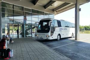 Tivat: Putovalo skoro 80 hiljada putnika