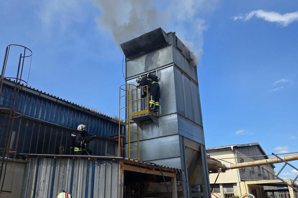 Lokalizovan požar koji je izbio na silosu u Pilani, Foto: Služba zaštite i spasavanja Nikšić