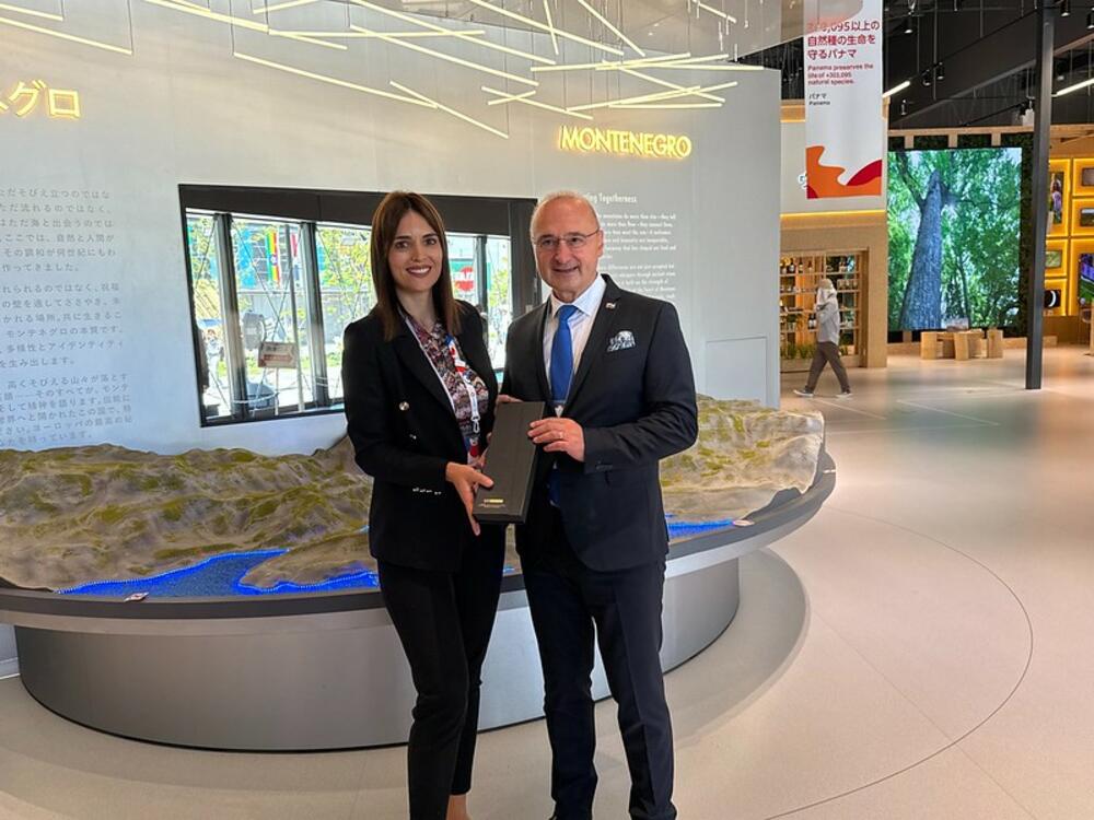 <p>"Impresioniran sam promocijom i dojmljivom vizualnosti spoja kulture, identiteta i razvojnih potencijala, ali i onih poruka Crne Gore kao države koja stvara harmoniju zemlje koja živi i spaja različite kulture", kazao je šef hrvatske diplomatije</p>