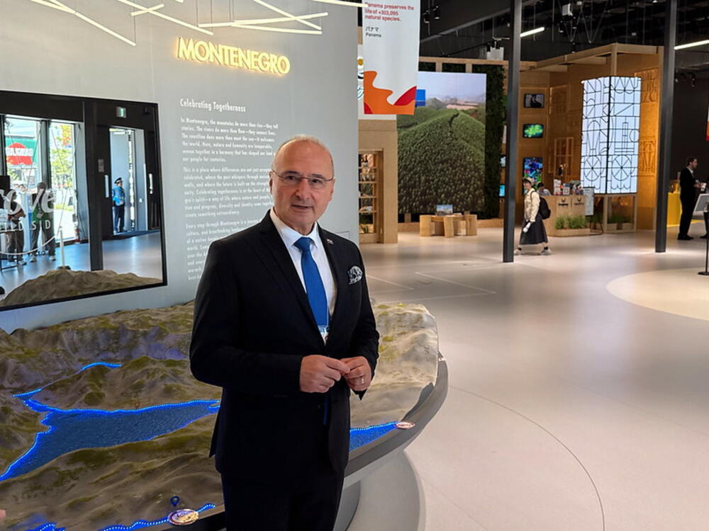 <p>"Impresioniran sam promocijom i dojmljivom vizualnosti spoja kulture, identiteta i razvojnih potencijala, ali i onih poruka Crne Gore kao države koja stvara harmoniju zemlje koja živi i spaja različite kulture", kazao je šef hrvatske diplomatije</p>