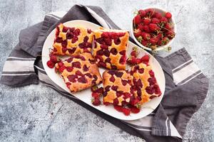 Voćni kolač "na čaše" koji se brzo sprema