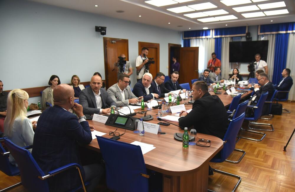 Vrhovno državno tožilstvo ni pod nadzorom parlamenta, inšpekcija ugotovila nepravilnosti