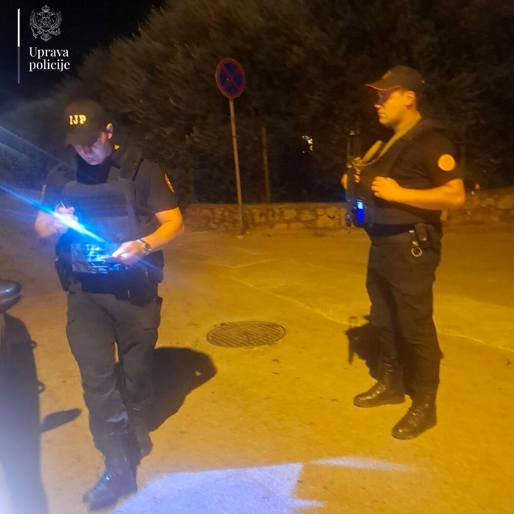 <p>Među kontrolisanim osobama su i 62 operativno interesantna lica</p>