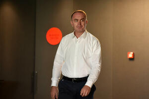 Đeljošaj išao privatno u FBI: Spajićev kabinet tvrdi da Vlada nema...