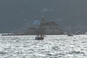 Održana 574. Fašinada: Običaj koji Perast nosi u srcu