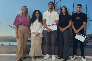 Opština Tivat nagradila najbolje đake iz manjinske društvene grupe