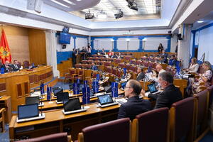 Poslanici završili raspravu o tehničkom rebalansu budžeta, glasaće...
