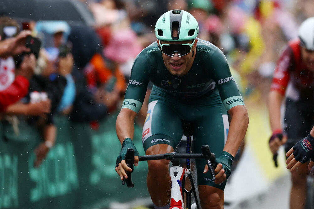 Milan u ravnici ima bolje vrijeme i od Pogačara, Foto: REUTERS