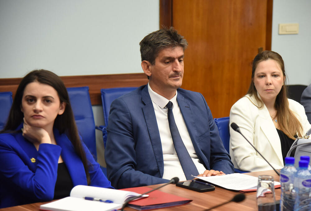 <p>Okrugli sto o izbornom zakonodavstvu u Skupštini Crne Gore</p>