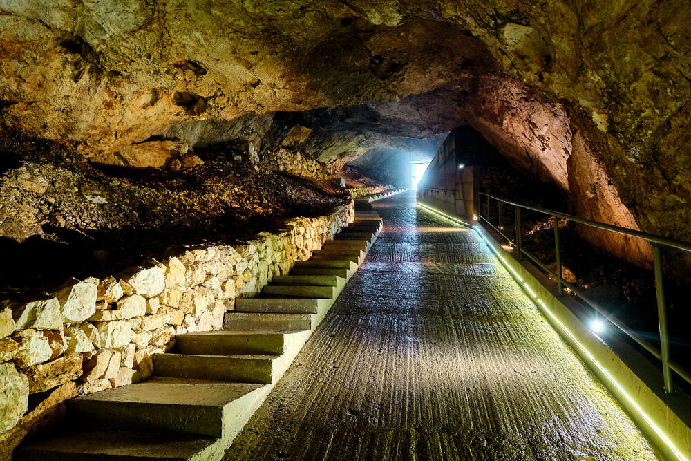 <p>This tour begins with a scenic train ride through a vibrant landscape after which a guide takes visitors on a journey of exploration along designated path. In the duration of 60 minutes, you’ll be immersed into the mystical world of underground galleries shaped over the course of thousands of years, where the magnificent natural abundance is revealed in its full splendor</p>