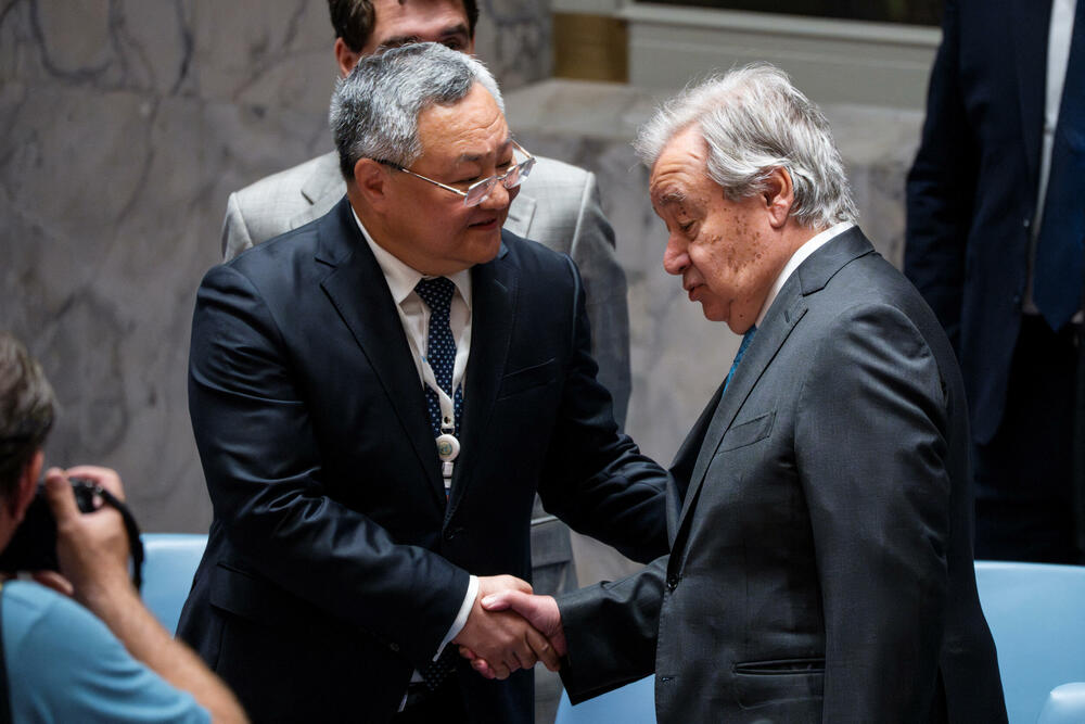 Generalni sekretar UN Antonio Gutereš sa kineskim predstavnikom u UN Fu Kongom