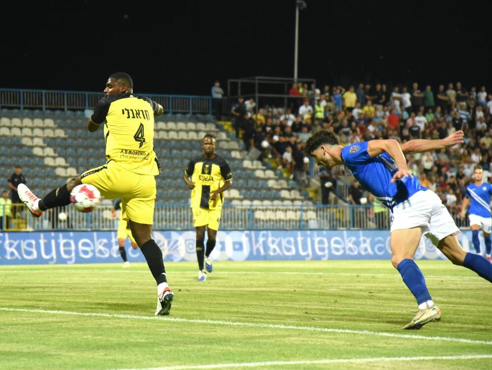 <p>Sutjeska poražena u Nikšiću od Beitara iz Jerusalima (2:1). Revanš naredne sedmice u rumunskom Ploeštiju</p>