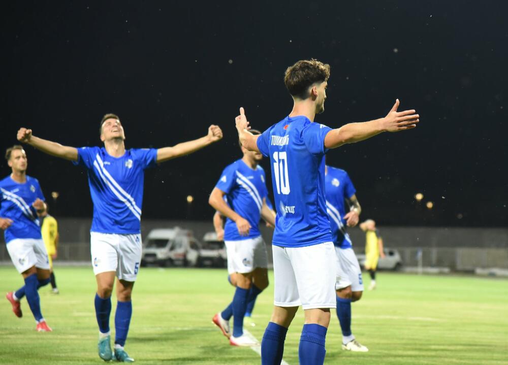 Tošković proslavlja gol