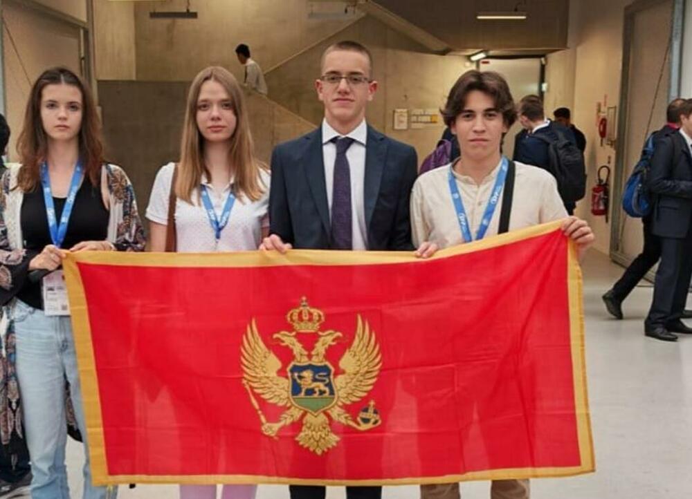 Jovan Janković pohvaljen na Međunarodnoj olimpijadi iz fizike v Parizu