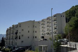 Budva: Tri stambene zgrade peti dan bez struje i vode, stanari...