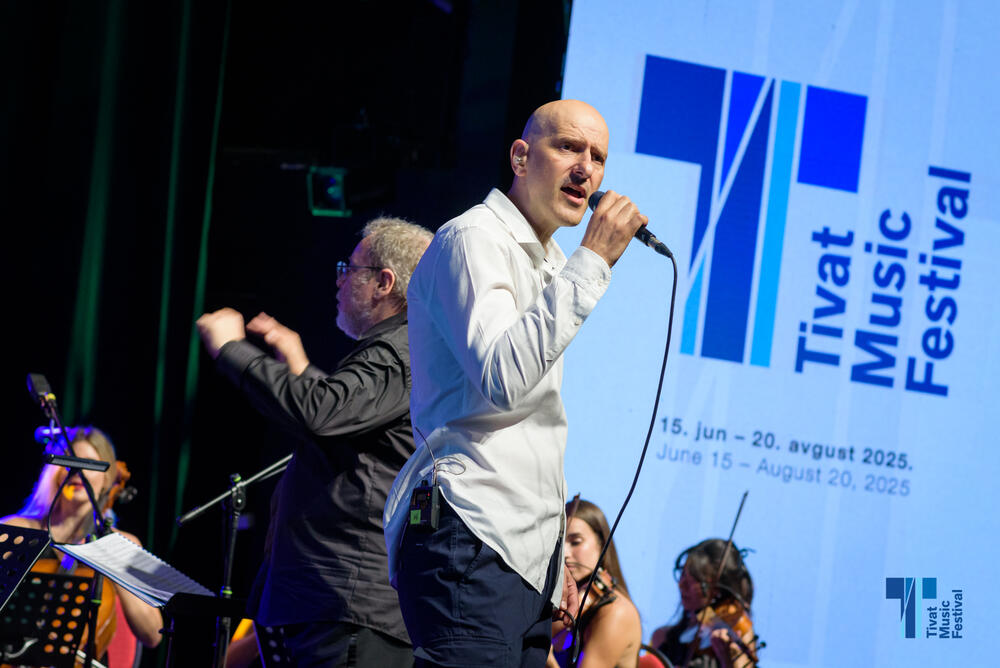 <p>MUZIČKA KRITIKA: Tivat Music Festival - nastup Festivalskog orkestara Crne Gore i grupe "Perper"</p>