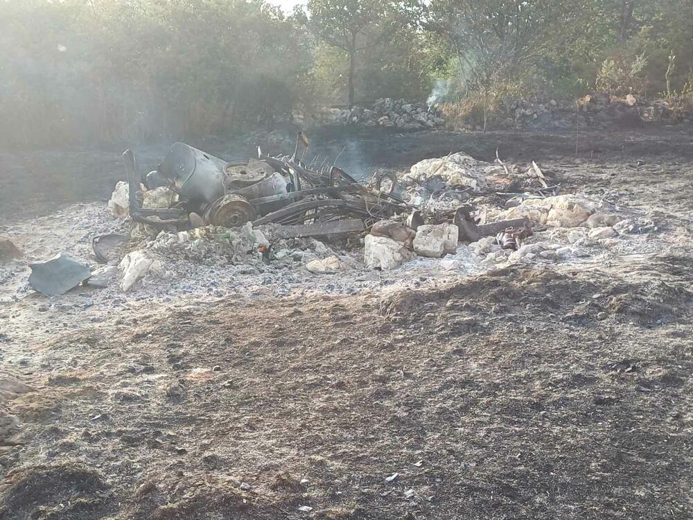 <p>I dalje su aktivni požari u Kozici i Srmećici, gdje gori šuma</p>