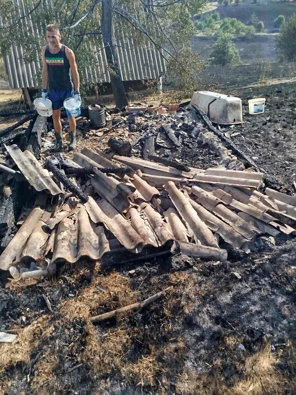 <p>I dalje su aktivni požari u Kozici i Srmećici, gdje gori šuma</p>