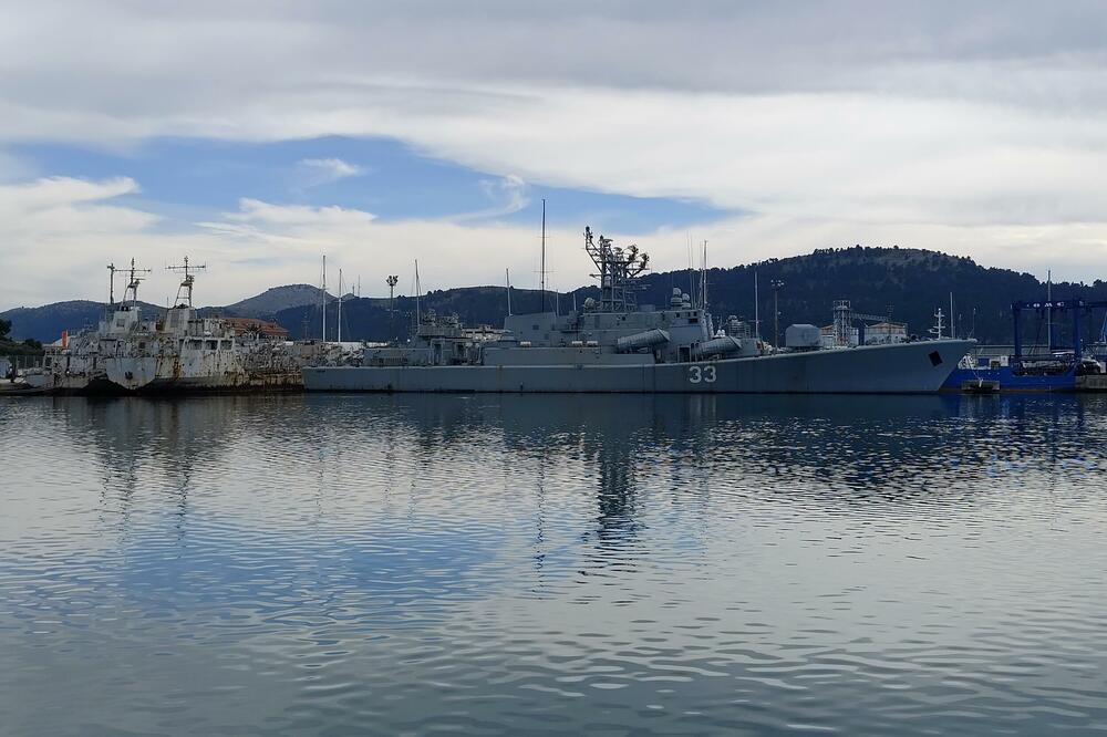Brodovi koji su proglašeni viškom nalaze se u vojnom dijelu Luke Bar, Foto: Siniša Luković
