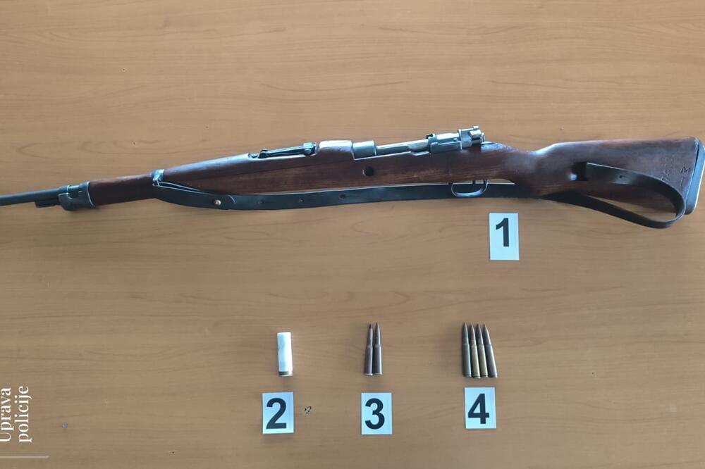 Pronađeno oružje i municija, Foto: Uprava policije
